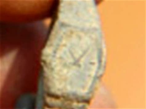 swiss watch replica found in chinese tomb|si qing tomb watch.